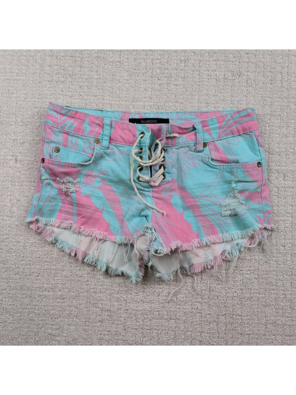 Y2K Billabong Lite Hearted Floral Boho Festival Wom Mini Shorts Sz 26 Distressed